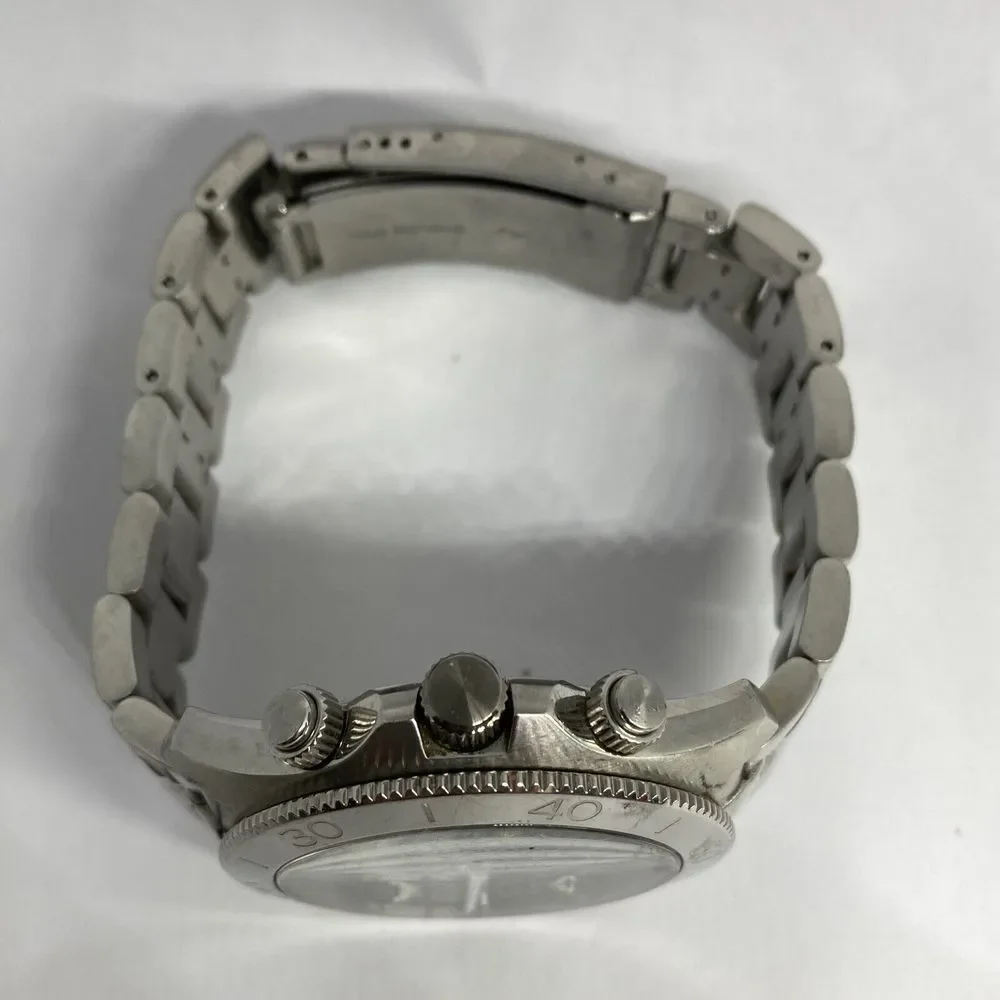 Fossil retro traveler